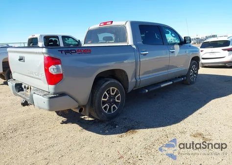2018 Toyota Tundra Limited 5.7L V8 z USA, uszkodzony, nr VIN 5TFHW5F13JX752122